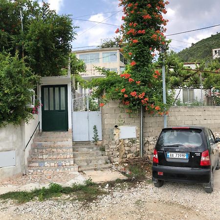Vila Lili'S House Delvine Exteriér fotografie